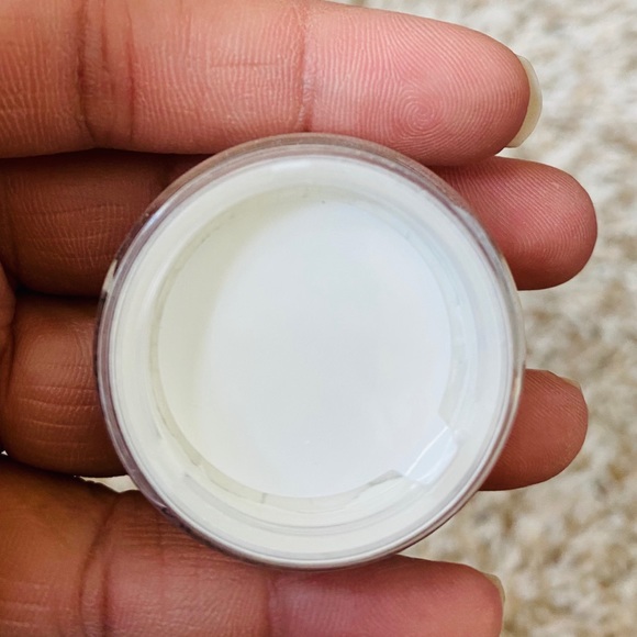 💋2/$20💋 Dermablend Mini Loose Setting Powder - Picture 5 of 5